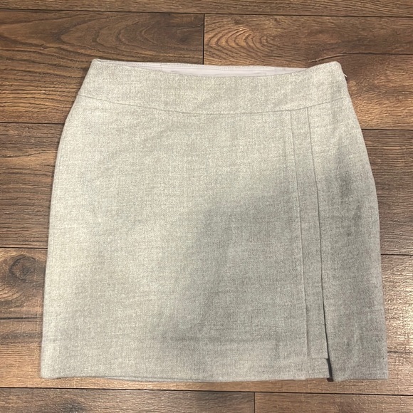 NWT White House black market boot skirt gray size 4 - Picture 4 of 8